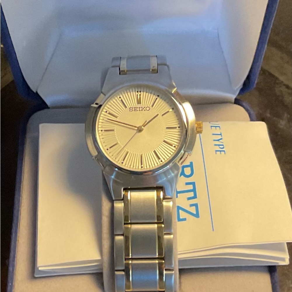 New Seiko watch. Men’s.